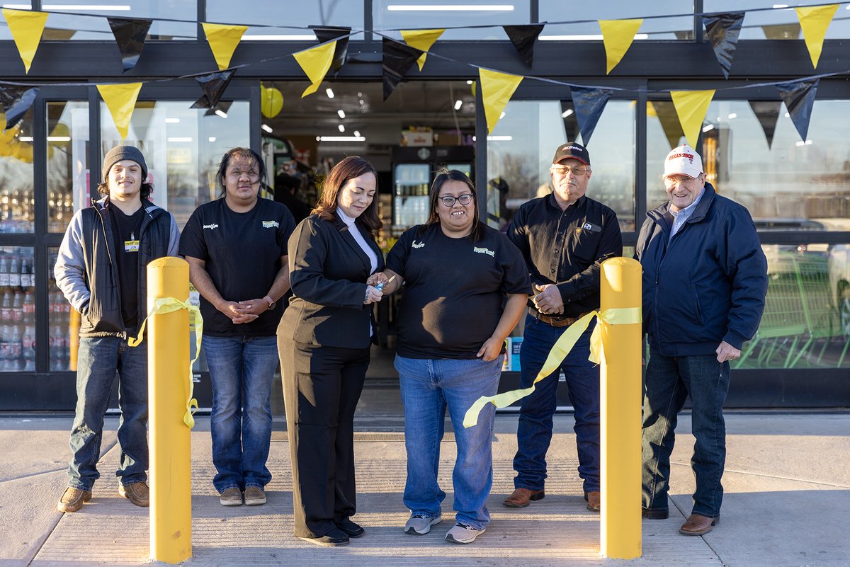 “We don’t get things like this in our town very often so we’re very excited!” Learn how DG’s team collaborated with local customers and community leaders to bring fresh, healthy food options to the small, rural town of Lockney, TX: ms.spr.ly/6010ie5jm