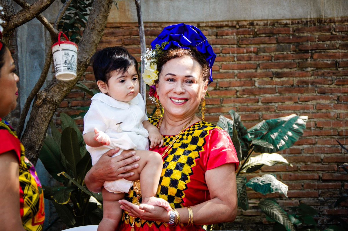 ¡Hoy hay festejo! 

Muchas felicidades @marialuisa_matus, te deseo una vida plena. 

Has conquistado todo lo que en la vida te has propuesto, sangre de gente guerrera y de lucha. Te amo y mi hijo te ama también.