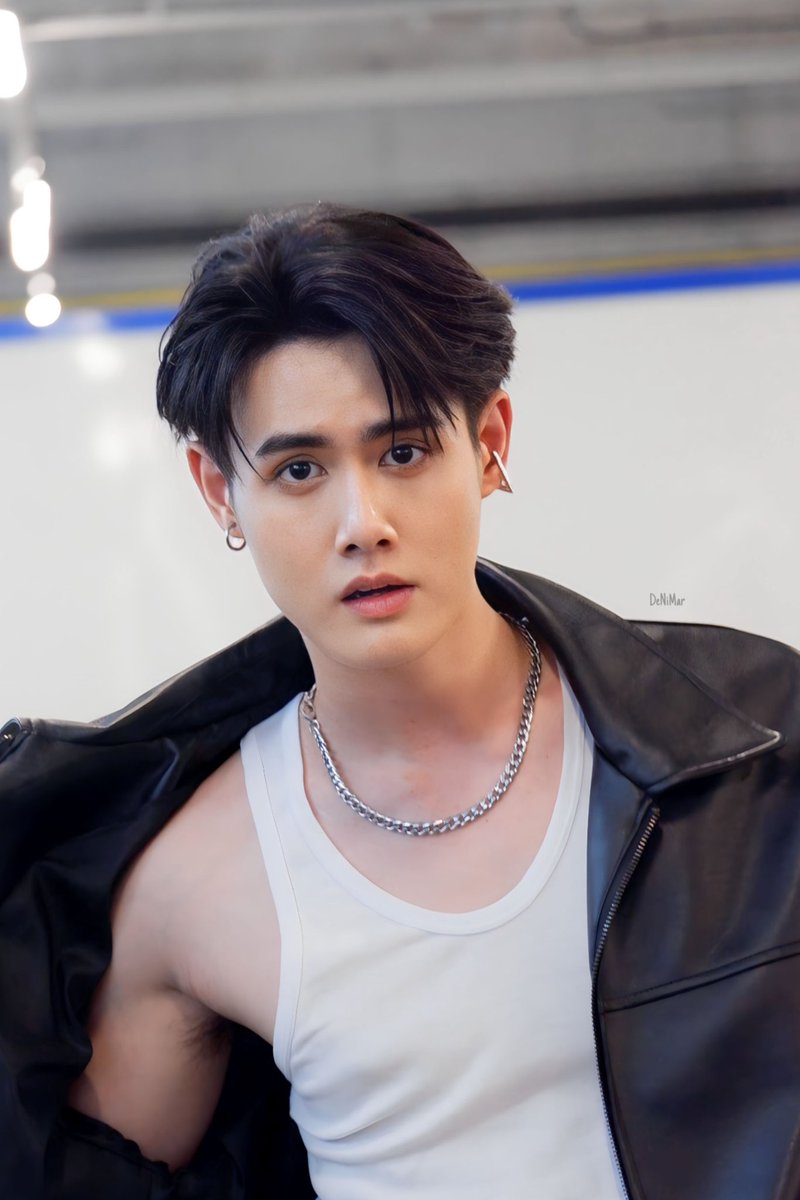 BNimmin's tweet photo. เอ้อออออ ขยับตรงไหนก็หล่อไปหมด!!!
28.05.23 
AMARINEXPO
#AMARINEXPO2023
#เจ้าแบงค์กล้วยหอม #BankToranin #ToraElement
#ELEMENTTH https://t.co/sBG2s7LltE