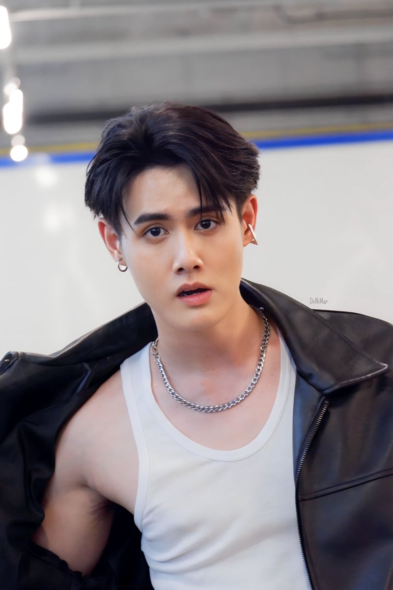 BNimmin's tweet photo. เอ้อออออ ขยับตรงไหนก็หล่อไปหมด!!!
28.05.23 
AMARINEXPO
#AMARINEXPO2023
#เจ้าแบงค์กล้วยหอม #BankToranin #ToraElement
#ELEMENTTH https://t.co/sBG2s7LltE