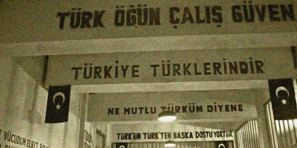 turukus's tweet photo. "Türk; Öğün, Çalış, Güven." —Atatürk https://t.co/k3jfLIJLJa