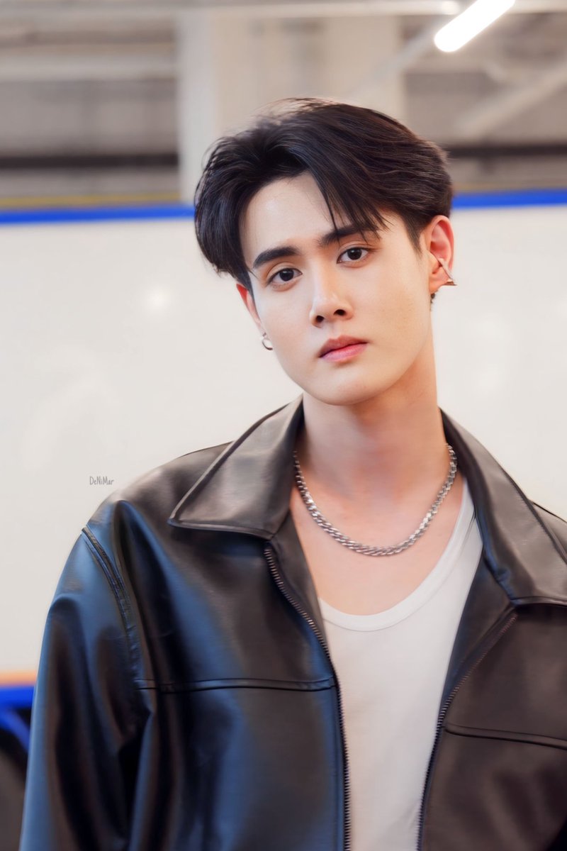 BNimmin's tweet photo. หล่อมาก หล่อสุดๆ
28.05.23 
AMARINEXPO
#AMARINEXPO2023
#เจ้าแบงค์กล้วยหอม #BankToranin #ToraElement
#ELEMENTTH https://t.co/S7L70p1Dmx