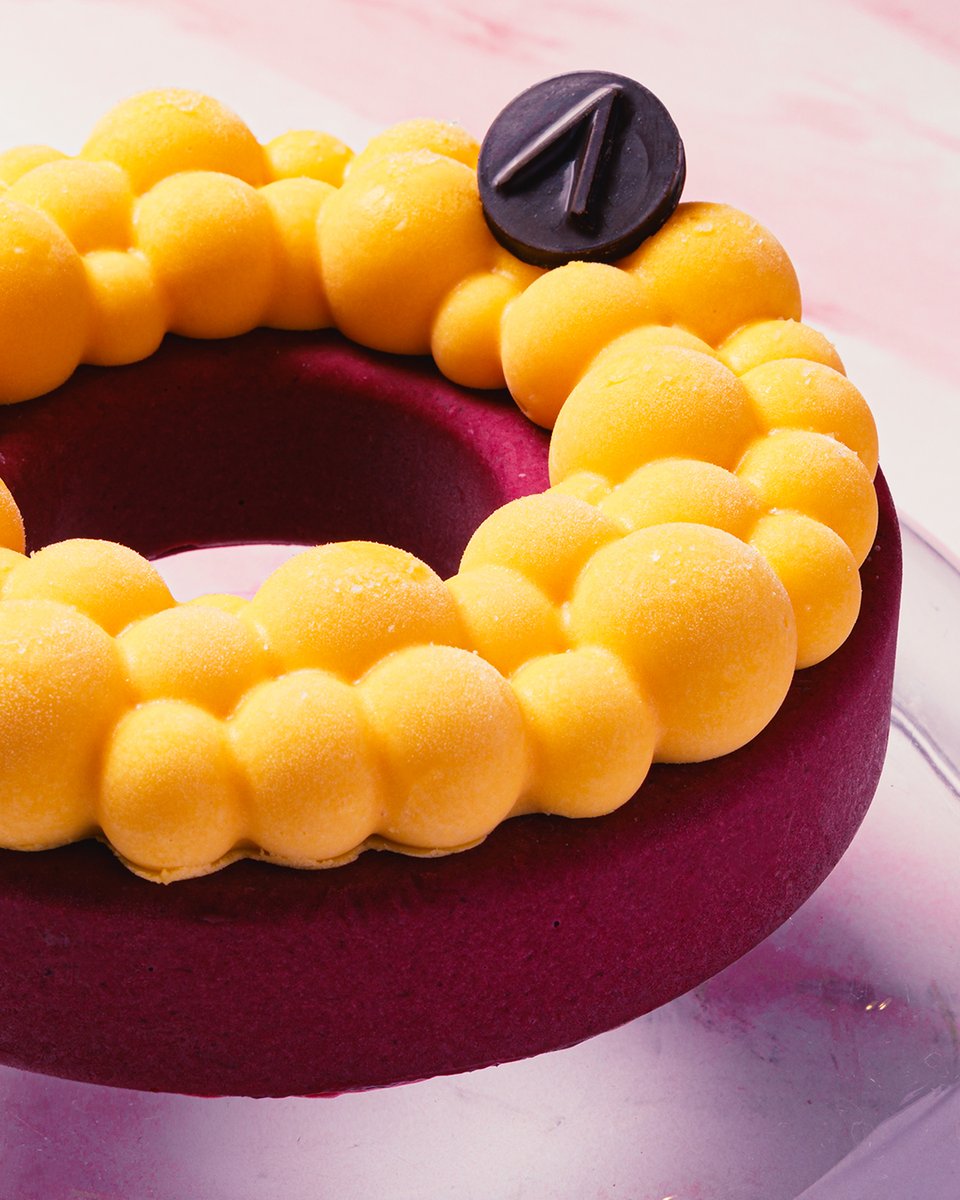 AyeletsCatering's tweet photo. Talk about putting the cherry on top of this year! Our sorbet cakes are the perfect dairy free kosher dessert to end 2023 on. 🍒 #DairyFreeCake #KosherDessert https://t.co/V1IDEnfPB2