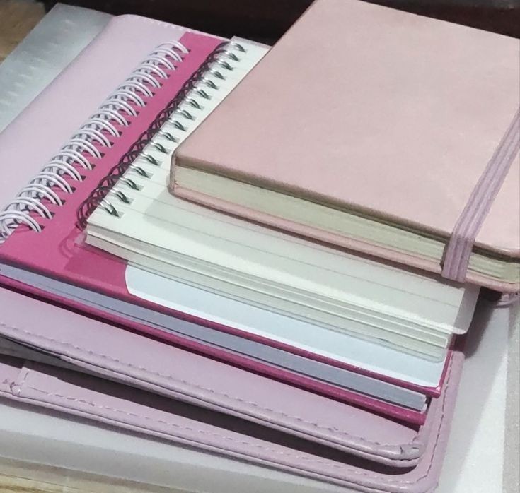 euns2eo's tweet photo. 𝅄 ׅ ꒰   update de todas apostilas, simulados e conteúdos que eu tenho no drive  ;  uma thread longa !　ׁ 💗  ഒ

₍  #studytwt #studytwtbr #collegetwt  ₎ https://t.co/raObzAApSe