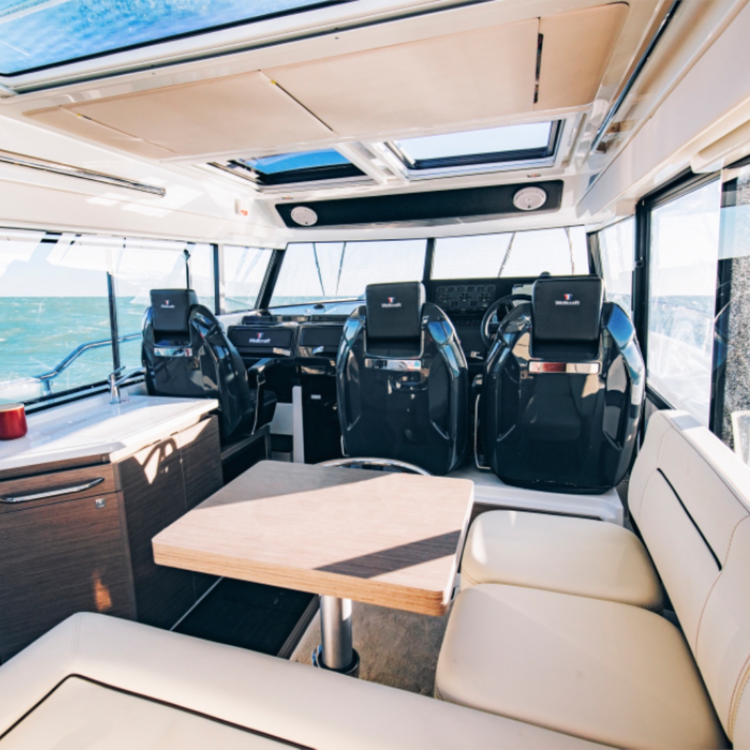 Wellcraft_Boats's tweet photo. Exhilarating power and precision in one. When you see this boat in action, it's no wonder it has received multiple awards for just how awesome it is.

Discover the #Wellcraft355: https://t.co/RnwewkWbUX 

#WellcraftBoats #CenterConsoles #OffshoreBoating #OwnTheOffshore https://t.co/xNQ2Fx9T7S