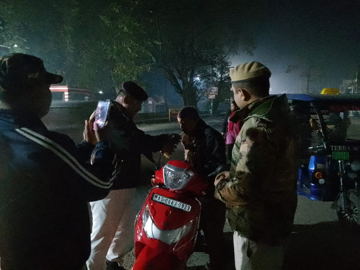 dibrugarhpolice's tweet photo. Checking continues in various parts of the district viz Dibrugarh Town, Moran, Tingkhong, Chabua and Duliajan.
#DriveSoberDriveSafe
@assampolice @DGPAssamPolice https://t.co/kNQsSqtQmO