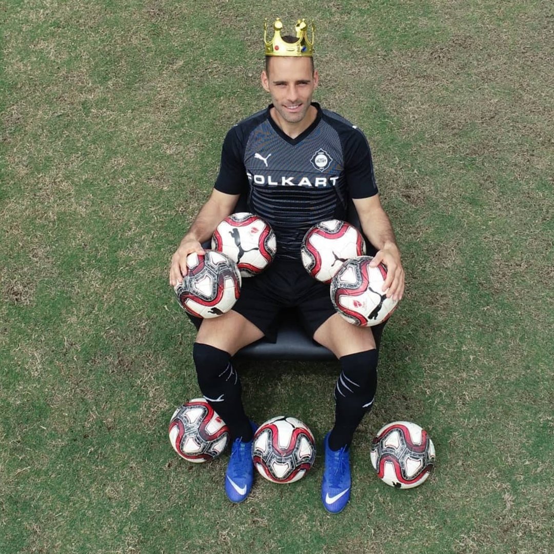 st1lig's tweet photo. Altay'ın tecrübeli golcüsü Marco Paixão, takıma veda etti.

👕 180 Maç 
⚽️ 108 Gol
✅️ 18 Asist
🏆 1 × 1. Lig Play-Off Şampiyonluğu 
🏅🏅🏅🏅 4 × 1. Lig Gol Krallığı 

#DünyanınEnGüzelLigi https://t.co/UOIs41zmH9