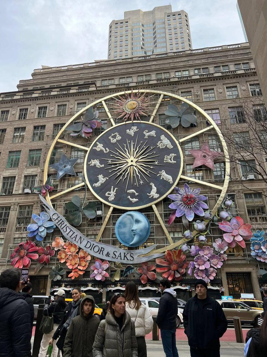 s_elfexpression's tweet image. Merry Chrismas