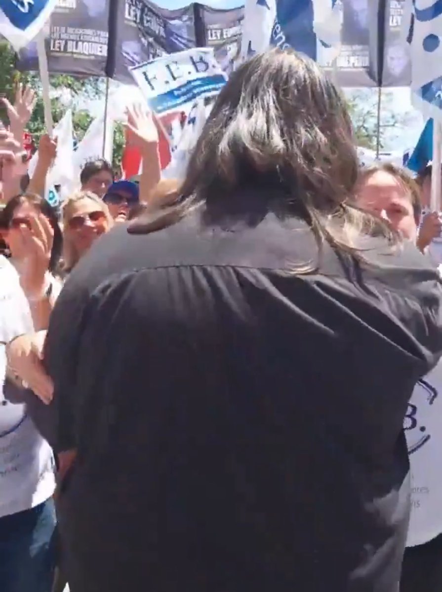 Nikgaturro's tweet photo. Baradel: “Voy a marchar todos los días del año PORQUE NOS ESTÁN CAGANDO DE HAMBRE” https://t.co/UkVFGWjSnK