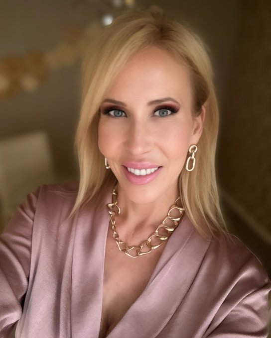 Happy Wednesday! I&rsquo;m up for some mid-week fun, so reach out to me in my DMs&hellip;https://t.co/8Ng4kPg3MJ  XOXO<a href="/tag/wednesday"class="tags"><span>#wednesday</span></a><a href="/tag/happywednesday"class="tags"><span>#happywednesday</span></a><a href="/tag/midweek"class="tags"><span>#midweek</span></a><a href="/tag/onlyfans"class="tags"><span>#onlyfans</span></a>