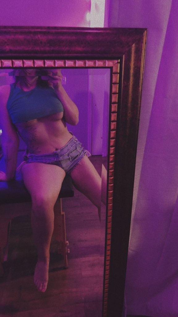 LizzieAutumn tweet picture