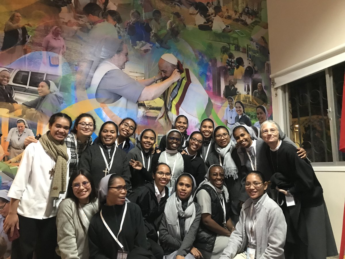 Presentes juntos en un objetivo común: excelsior