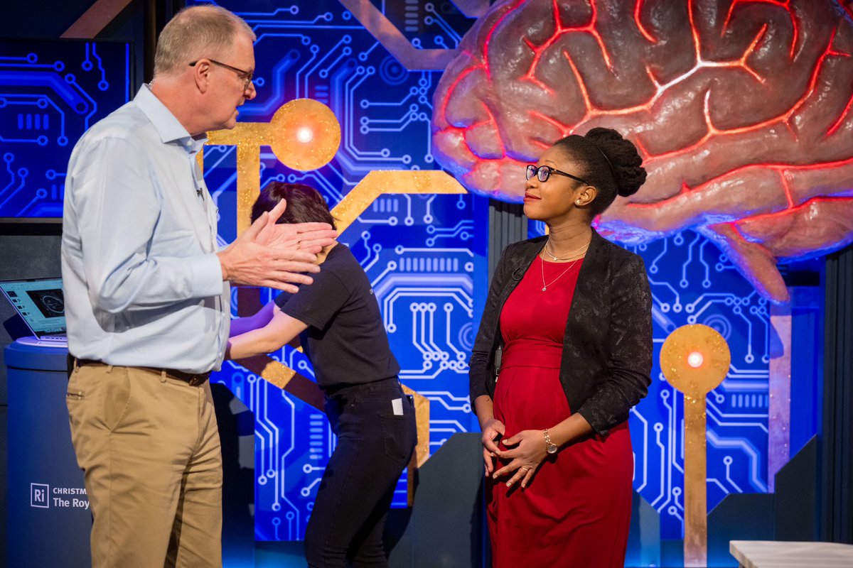 Did you catch Pembroke’s very own Professor Ana Namburete on the @Ri_Science Christmas Lectures tonight?

If not, don’t worry – you can watch the whole #XmasLectures series about artificial intelligence on BBC iPlayer! Ana appears in the second lecture for those interested…