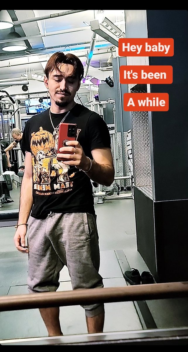 coyote_caliente's tweet photo. Who is going commando at the gym today?

#undies #nowhere #swanging https://t.co/uNgmRmfVym