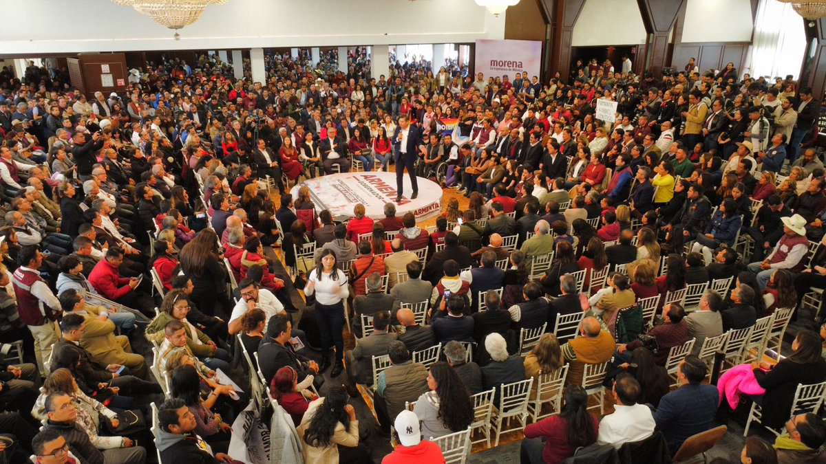 armentapuebla_'s tweet image. 🫱🏼‍🫲🏾❤️En la 4T hacemos política en comunidad, desde la inclusión y diversidad. 🇲🇽El humanismo mexicano busca que las políticas públicas beneficien a todas, todes y todos los poblanos. 🙌

Siempre juntos, siempre con #AmorAPuebla. 
*Mensaje dirigido a militantes y simpatizantes de…