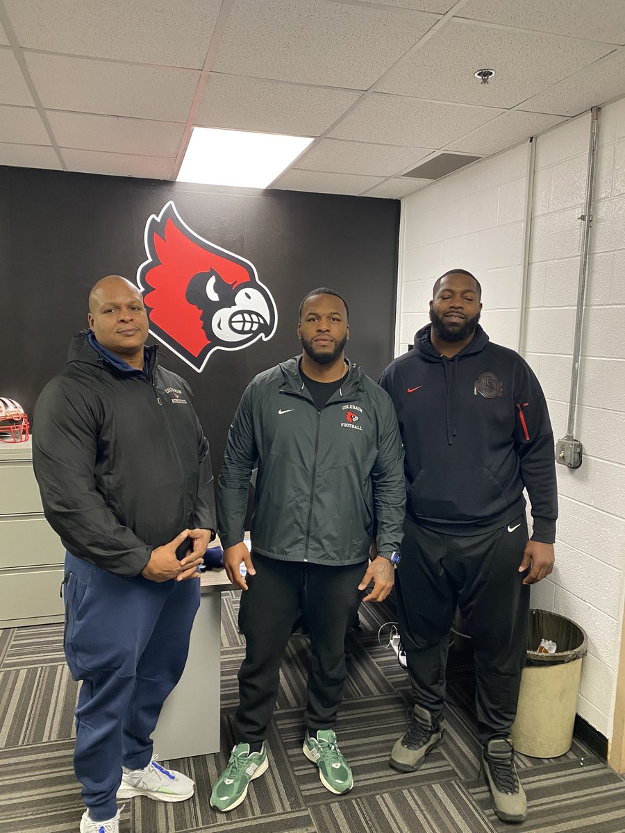ricom15's tweet photo. My job as the Defensive Coordinator is to put together a defensive staff that has experience and knowledge for the game of football! Guys that parents and kids can trust! 

Coach Sean Middlebrooks and Coach Dolph Washington  @ColerainFtball https://t.co/OfkvMHDCJS