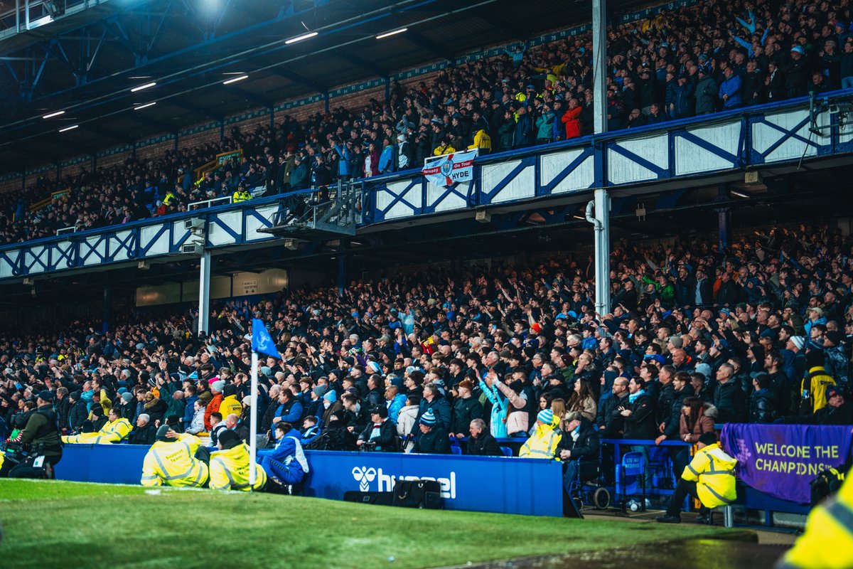 ManCity's tweet photo. Immense in the away end again! 👏

Safe trip home 🩵 https://t.co/QxNfeK1L0m