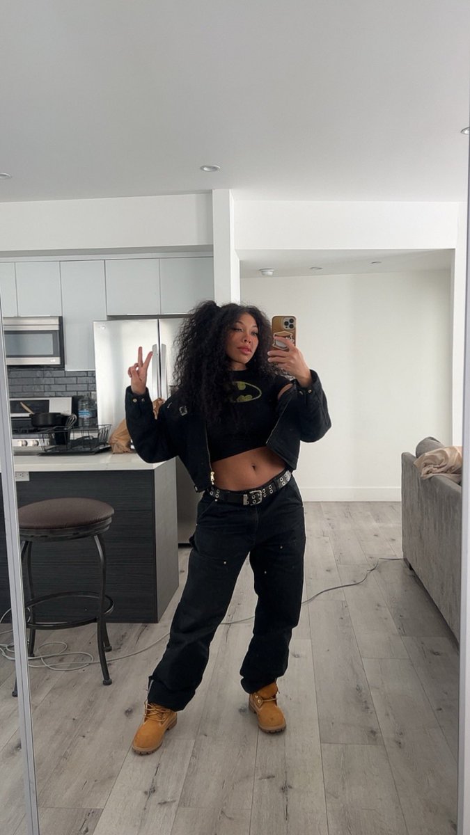 Kieraplease tweet picture