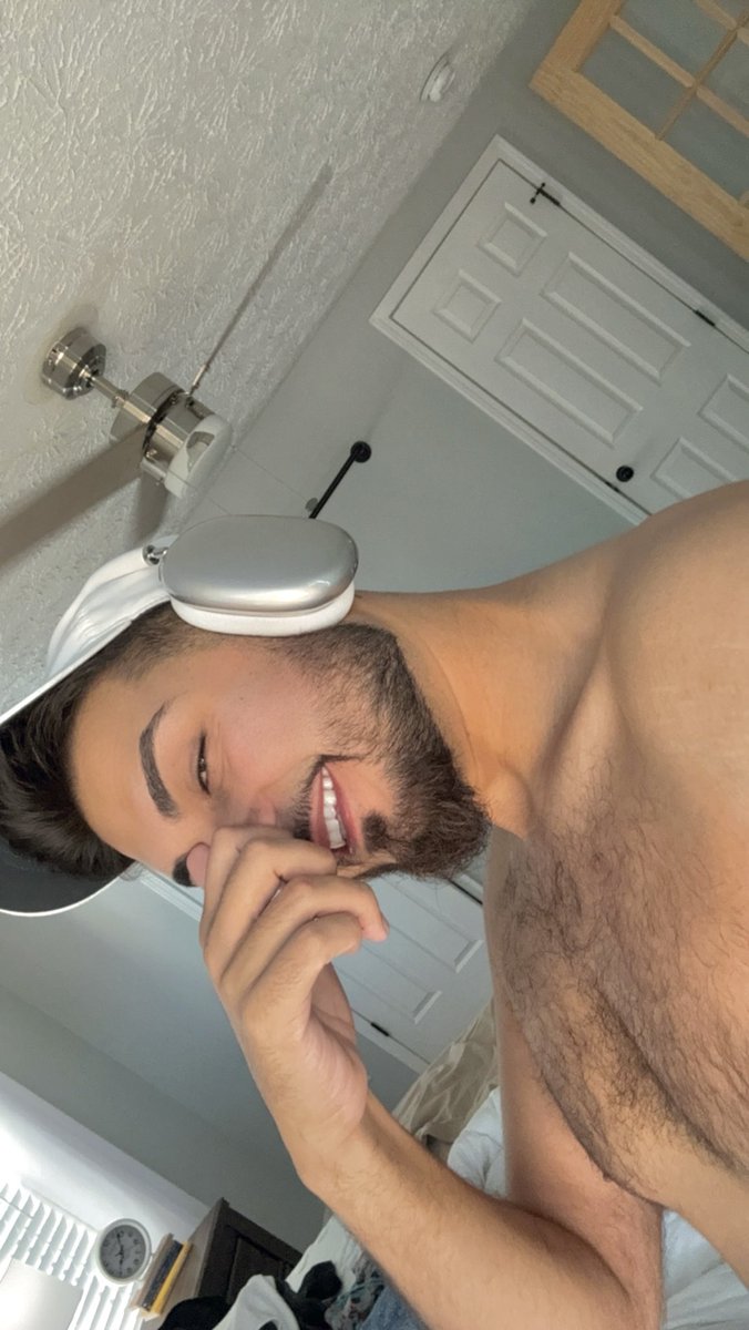 _Nonkey_'s tweet image. Hey, big head.