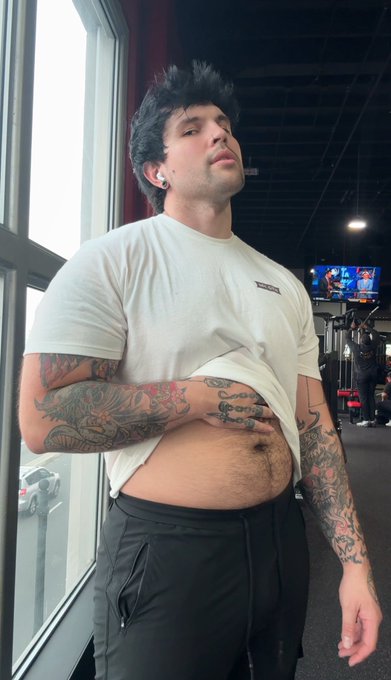 Belly Wednesday https://t.co/EeMofZHsT7