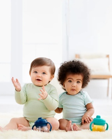 The holiday season may be coming to a close but babies are always on the move. Help them stay hydrated all day long with our Transitions Straw Cup! #OXOTot