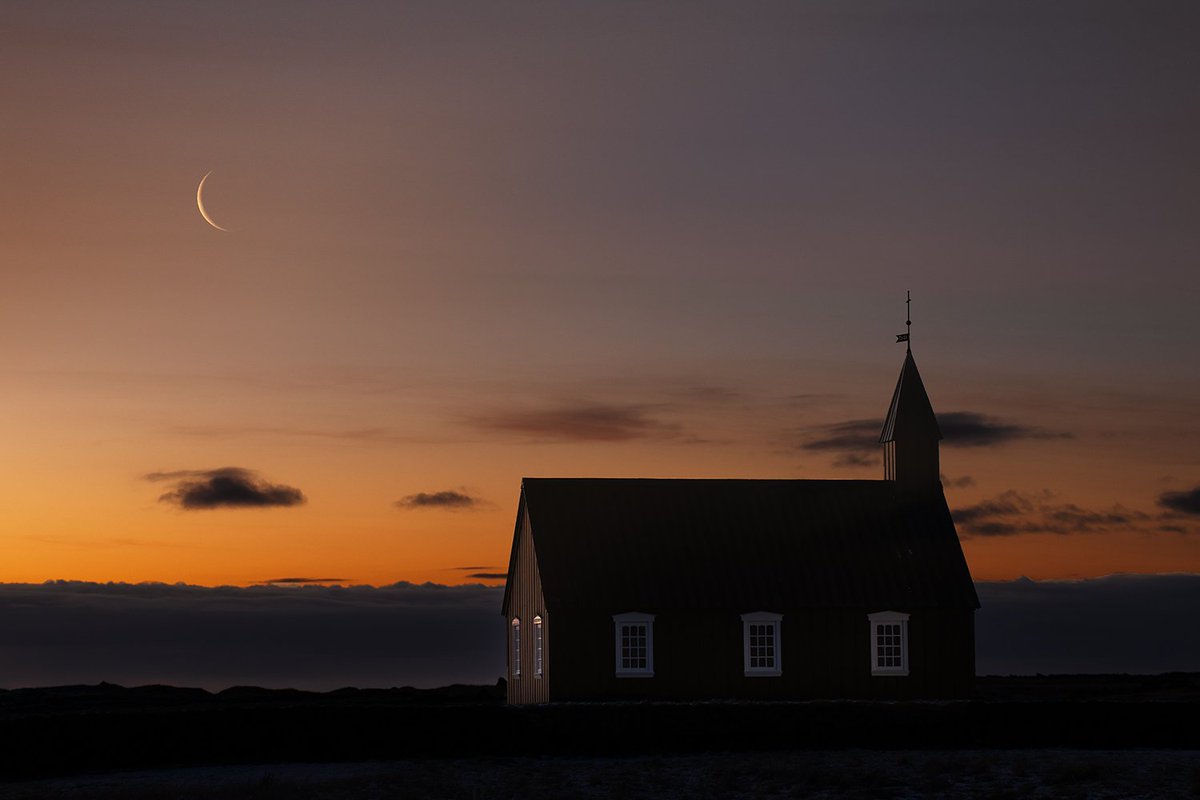 Waning Crescent- Iceland 
Stunning moonrise, beautiful dawn. #Iceland #WINTER