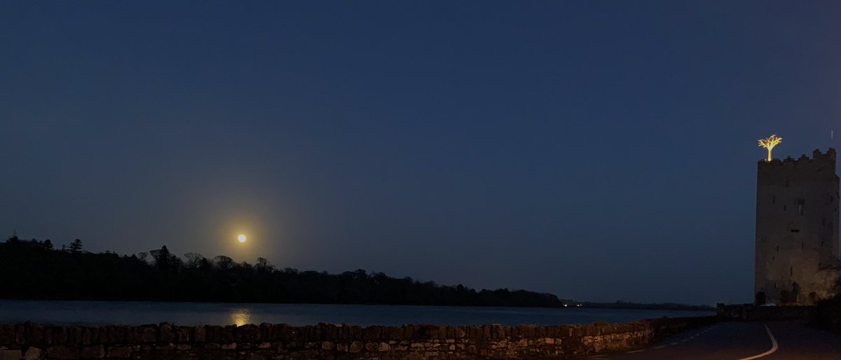 The Full Moon rises over Belvelly, Cobh… before the Weather changed ….🌕🌧️🌧️
