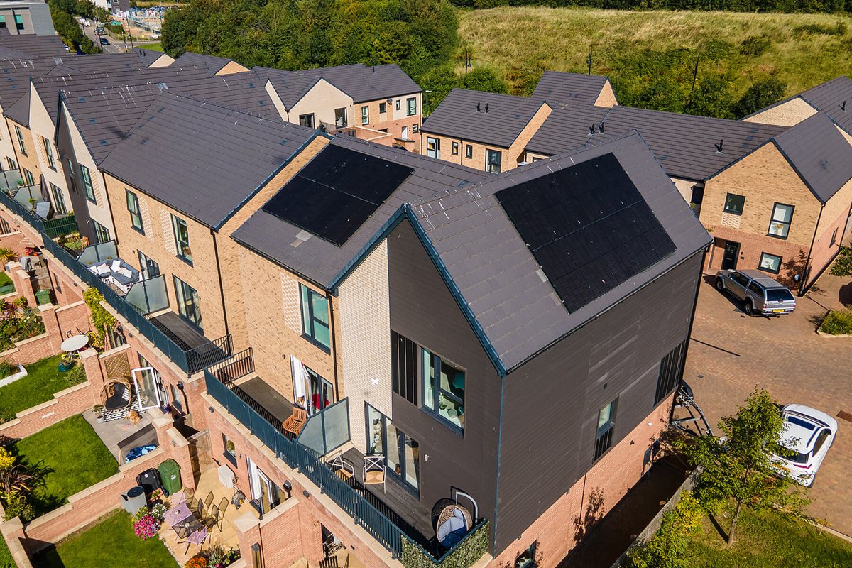 Solar electric or PV systems work by converting sunlight into electricity, within the solar panel. PV cells are semiconductor devices that convert sunlight directly into electricity #solarelectric #solarpanels #nefollowers ow.ly/JwKV30sy6l5