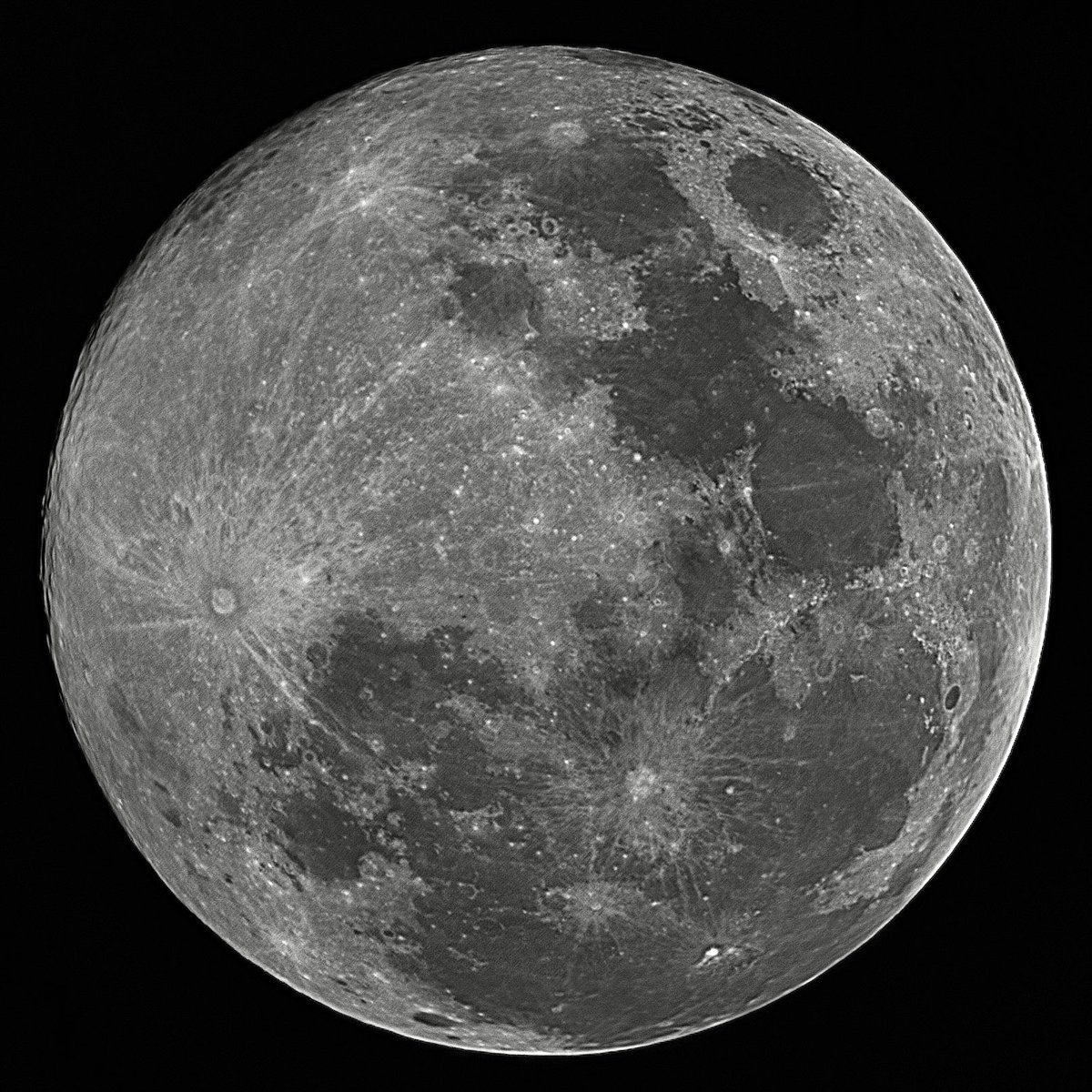 ChrisReesPhD's tweet photo. Some planetary observations last night with @TUVRisktec work colleagues at the WCO. 🪐 and Jupiter also visible but no great images this time as super bright moon. @CalgaryRASC https://t.co/EW6cPscc0A
