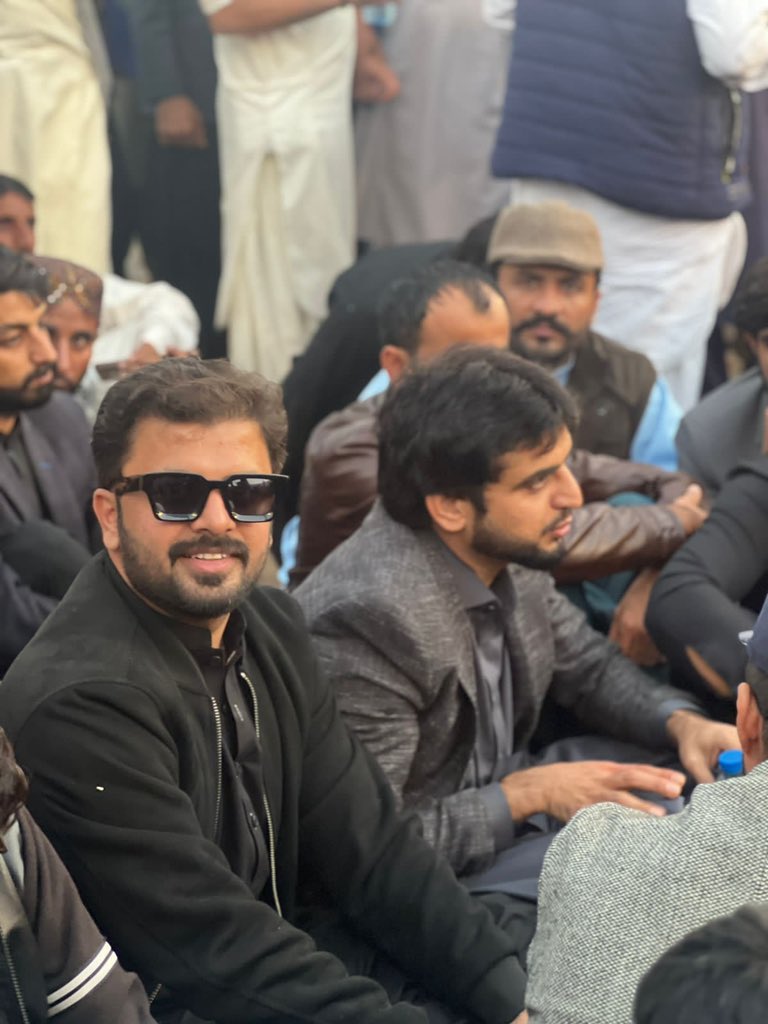 LalaMuradKhan's tweet photo. Along with SPSF officials &amp; a massive number of PSF activists &amp; students from all over Sindh attended 16th Martyrdom Anniversary of Shaheed Muhtarma Benazir Bhutto at Garhi Khuda Bakhsh. PSF Sindh is all set for General Elections.
#SalaamBenazirBhutto @BBhuttoZardari https://t.co/7d6L8qSxBk