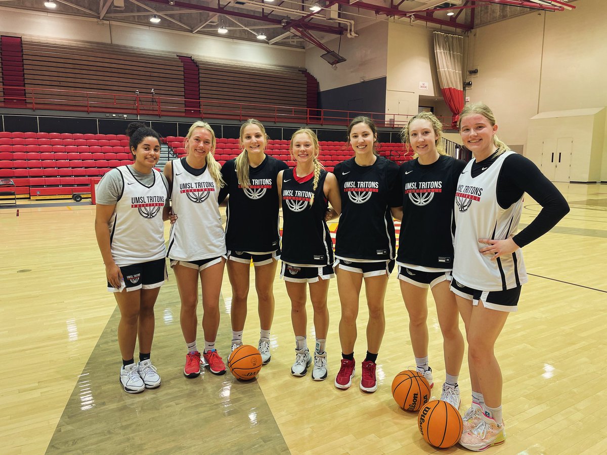 A BIG SHOUT OUT of CONGRATULATIONS to these 7 for earning ALL A’s in the fall semester
🙌🎊🎈🎉.
JOB WELL DONE Amaya, Morgan, Shae, Tori, Emerson, Abby &amp; Brooke!!