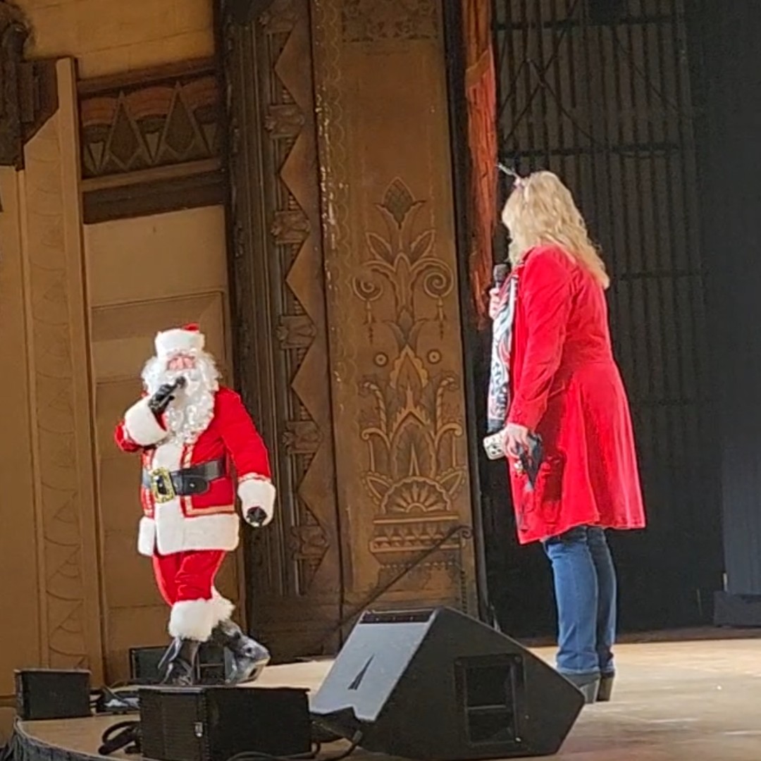 SPIFFest's tweet image. Thank you, Santa, for stopping by and making this such a special and magical night. We appreciate you so much and are always glad to have you! #ThankYouSanta #spiffest #happyholidays