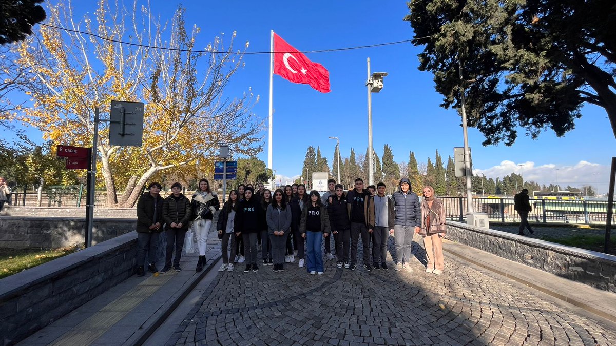20-27 Aralık Mehmet Akif Ersoy’u Anma Haftası” vesilesiyle okulumuz 8. Sınıf öğrencileriyle İstiklâl Marşı'mızın yazarı, milli şairimiz Mehmet Akif ERSOY’u hayırla ve rahmetle andık.
<a href="/sultangazimem1/">Sultangazi İlçe Millî Eğitim Müdürlüğü</a> <a href="/sddemir25/">S</a>