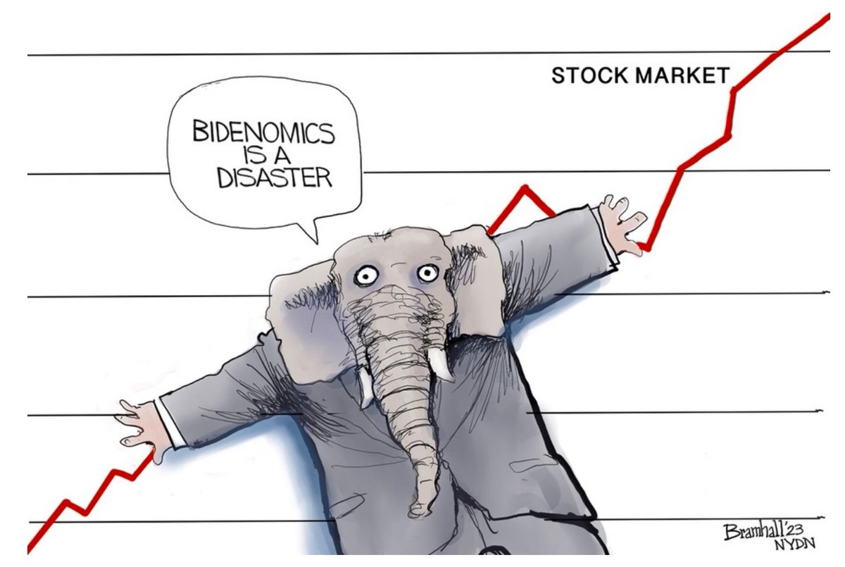 ablueview's tweet photo. 🧵1/3 Like clockwork, as the 2024 election season is about to formally kick off, MIGRANT CARAVANS are scarily back in the Right Wing *and* mainstream news
Funny how that happens
#CaravanaMigrante #Immigration #GOPDistractions #EvangelicalHypocrisy #Racism #Bidenomics #ABlueView https://t.co/Sy9O8XLabu