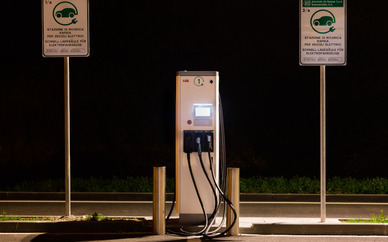 👉 Conoce los #riesgos de #ciberataques 👾 en estaciones de recarga para #VehículosEléctricos:
📌 Impacto en el funcionamiento del coche y #seguridad de las personas 🦺.
 📌 Vulnerabilidad de datos sensibles 💳.

🔗 Descubre más en el blog de <a href="/incibe_cert/">INCIBE-CERT</a>: incibe.es/incibe-cert/bl…