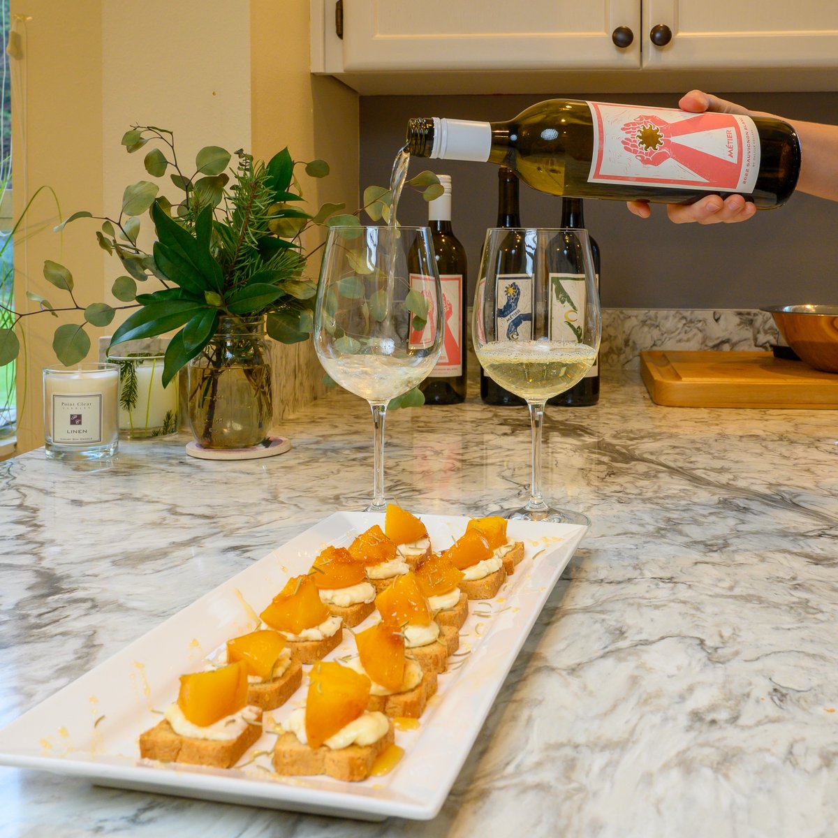 MetierWine's tweet photo. Crisp, clean, and pure, our 2022 Sauvignon Blanc is the wine for your New Year's Celebrations! 

This single-varietal wine offers generous flavor, a lively structure, and enticing pineapple and citrus notes. 

Make the most of your New Year with Métier!
https://t.co/1RA5Rx1sW0 https://t.co/EOgLsxJKuU