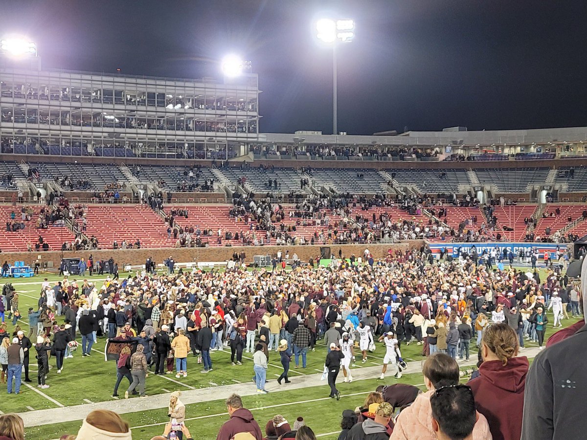 Bowie_Chaffee's tweet photo. Had so much fun watching the @TxStateBobcats  at the @FRBowl game last night. Even ran into University President @kdamp last night at the hotel after the game. Eat’em up Cats! https://t.co/z7WDj9aYCf