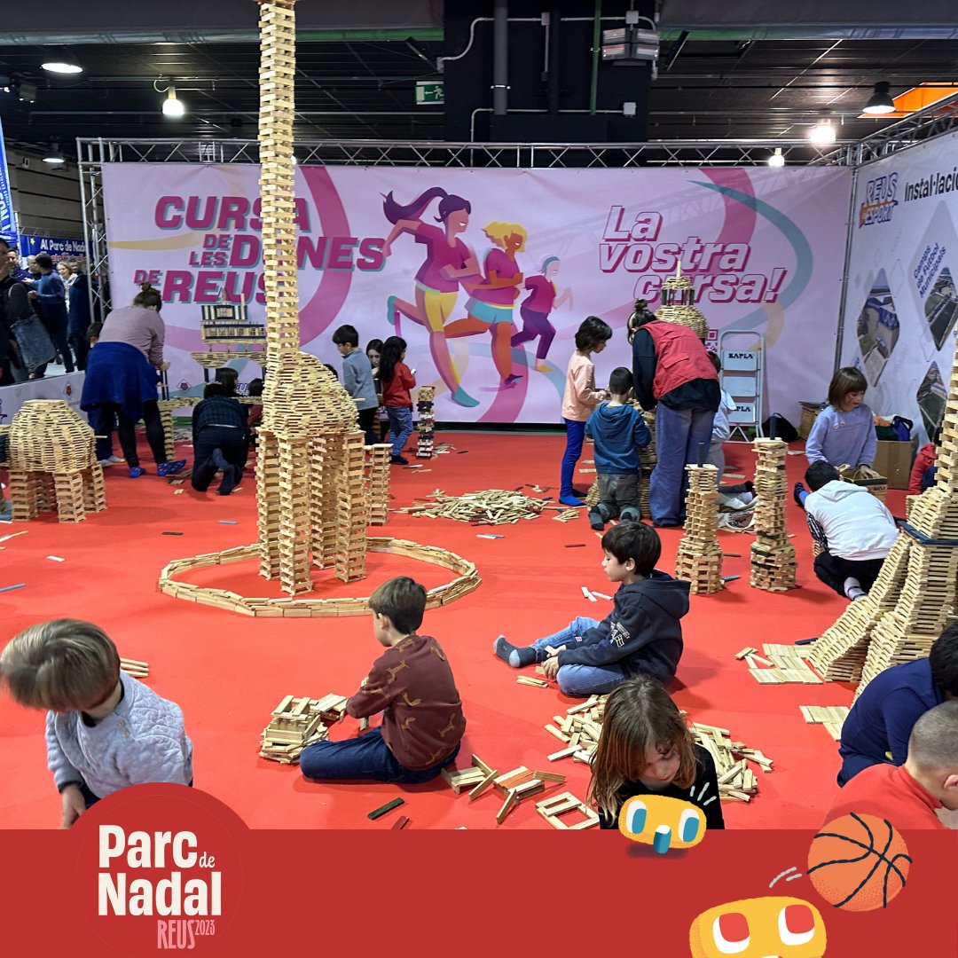 ParcNadal's tweet photo. 🔴 Aquesta nova edició compta amb activitats per tots els públics.   

➡️ El tret de sortida l'ha donat Sandra Guaita, alcaldessa de Reus, i Enrique Martín, regidor d'Esports i Salut.  

🎡🫵🏻 Gaudeix de la màgia del Parc de Nadal fins al 4 de gener de 2024 (excepte el 31/12). https://t.co/T4yhiJYhyE