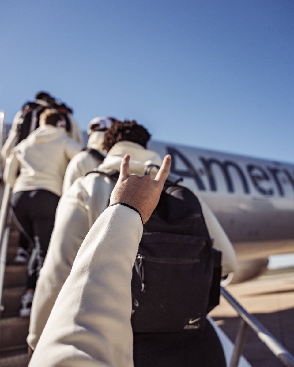 TexasFootball's tweet photo. NOLA Bound 🛫 https://t.co/tW3XKmAlH2