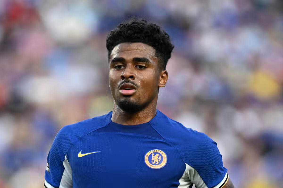 Ian Maatsen gets his first PL start for Chelsea vs Crystal Palace 😮‍💨🌟 Only 21, the Chelsea academy graduate has struggled for minutes but gets his start on the wing tonight 💪💎