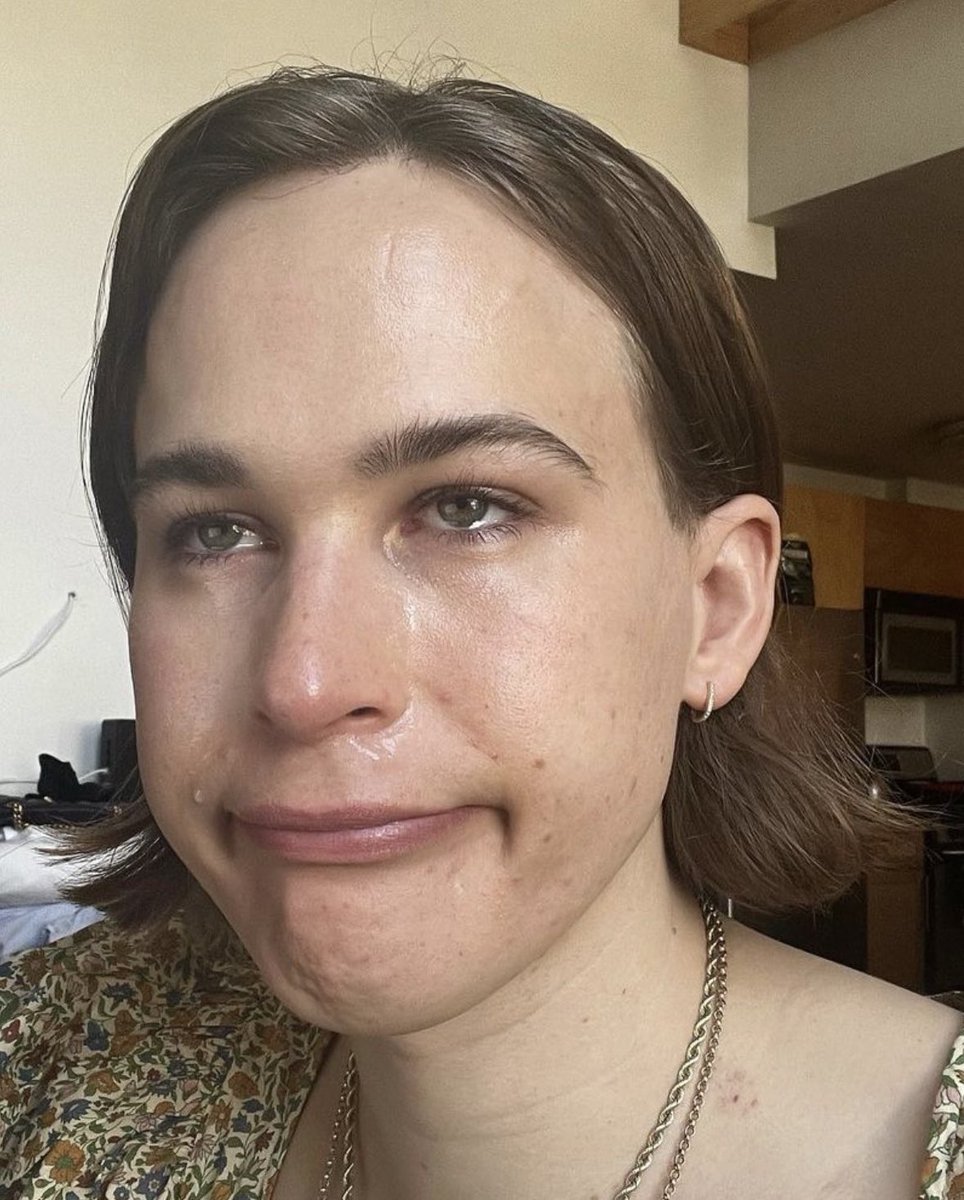 Oli London tweet media