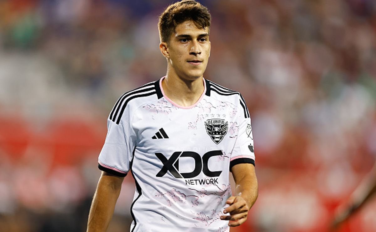 TheNorthInsider's tweet photo. ❗️MLS side #DCUnited will exercise the purchase clause for midfielder Gabriel Pirani from #Santos ✍🏻✅🇧🇷

💰 The North-American club will pay $1.3M to acquire the midfielder.
📊 #Pirani was on loan to DC last season where he played 10 games.

(h/t: @geglobo)

#VamosUnited | #MLS https://t.co/HVn4gSl8Zl