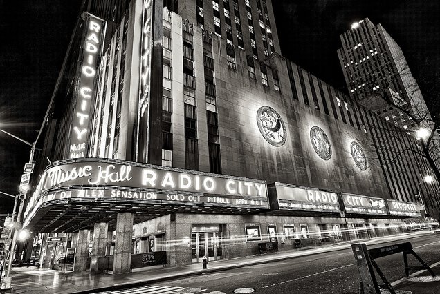 CoughlinBrett's tweet photo. #OTD 1932, Radio City Music Hall opened its doors on with a capacity crowd of over 6,000. The largest indoor theater in the world was the first of the $250,000,000 Rockefeller Center to be finished.
#RCMH https://t.co/RWoEEbQxRC