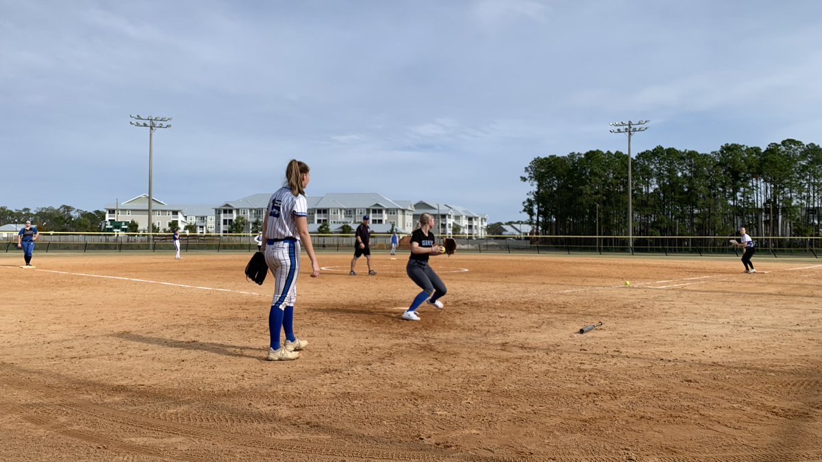 MagicPlatinumSB's tweet photo. We have arrived!! 🌴🥎 
One last workout before pool play begins tomorrow! 
📍Frank Brown Park
@GameDayUSASB #softballfest https://t.co/oTUxCxDMSg