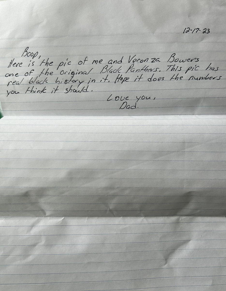 _sweetRemedy's tweet image. My daddy celly is Veronza Bowers… one of the ORIGINAL black panthers ‼️❤️🖤💪🏾 just want to share a piece of my daily history lessons with yall. #makethisgoVIRAL #BlackHistory #FREETHEM #REALHISTORY #myancestorswildestdreams #VeronzaBowers #LIKE #COMMENT #RETWEET