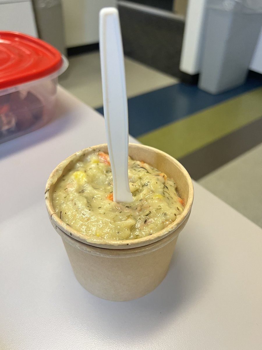 baseballjohn31's tweet photo. Not a very appetizing bowl of Iowa Corn Chowder from @breadgarden please do better!!! 🙏🏻 https://t.co/LC9PhDLoej