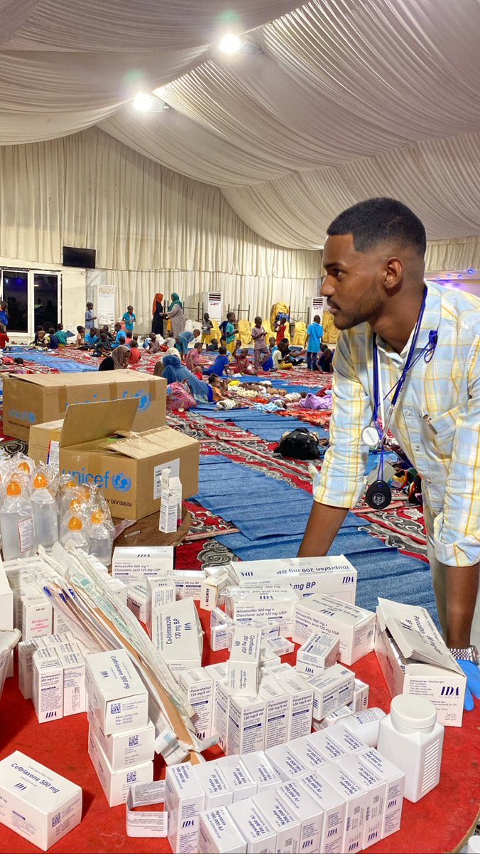 يوم امس كان مرهق نفسيا ، اثناء ما بنقيس العلامات الحيوية لاطفال المايقوما الفارين من جحيم الحرب كان في ١٩ طفل من اصل ٢٥٠ بعانو من الشلل الدماغي (CP)اثناء ما انا شغال كان في طفل  منهم مصاب بالشلل في الاربع اطراف عمرو زي ٧ سنين ماف جزء بتحرك من جسمو نهائي غير عيونو