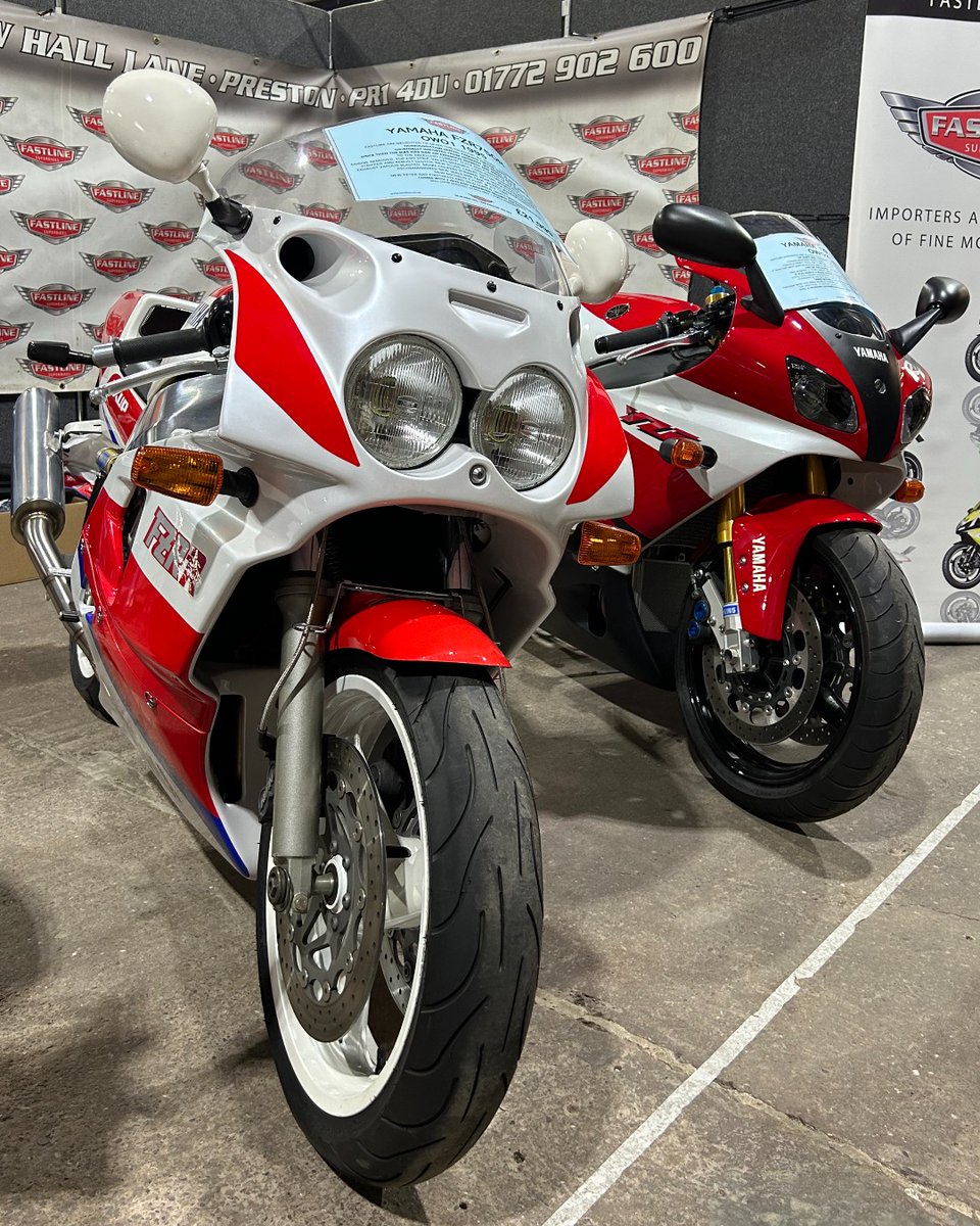 swintonbikes's tweet photo. Hmmm... left of right? 🤔
#Yamaha #YZFR7 #FZRR #motorcycles @YMUKofficial https://t.co/FVVHAvJnPw
