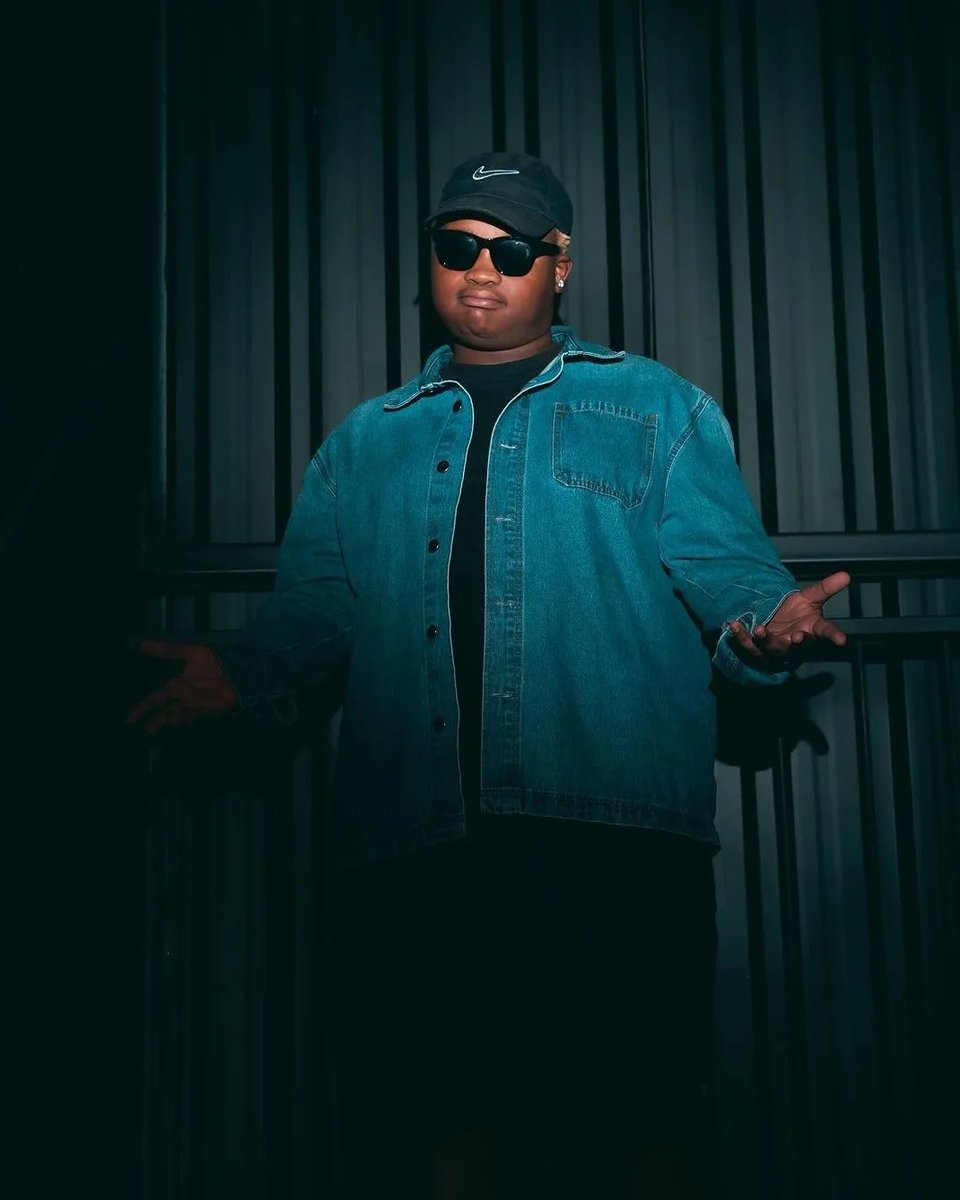 the_viiew's tweet photo. This year we can argue and safely say The View is no Music Group to be messed with, If you check their catalogues of people they've worked with and music dropped the industry should actually start taking them seriously because in whatever they do they never miss.
#theview https://t.co/RlgUCscF6m