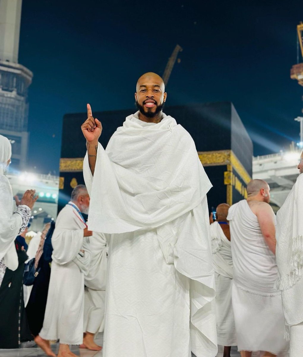 ActuFoot_'s tweet photo. Presnel Kimpembe est à La Mecque. 🕋☝️ https://t.co/iTZPYwPZ4f